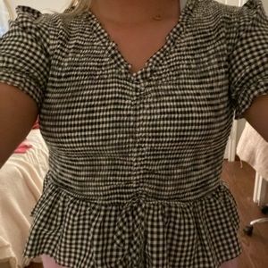 Super fun puff sleeve top!